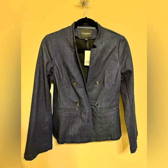 Banana Republic stylish and classy dark blue denim jacket - Picture 2 of 4
